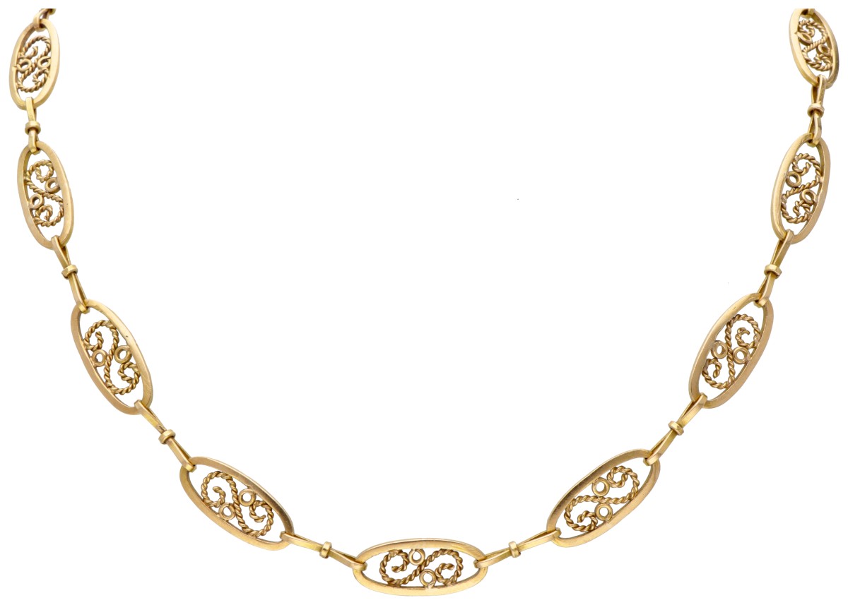 18 kt. Geelgouden art nouveau collier met sierlijke details en navette-vormige schakels.