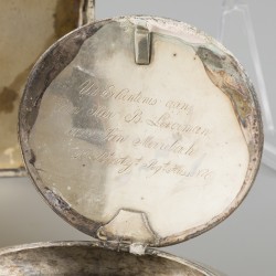 Tabaksdoos & sigarettenetui zilver.