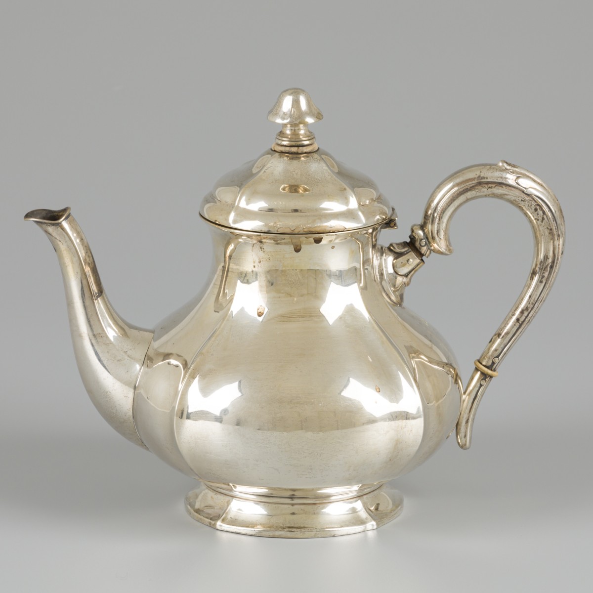 Theepot zilver.