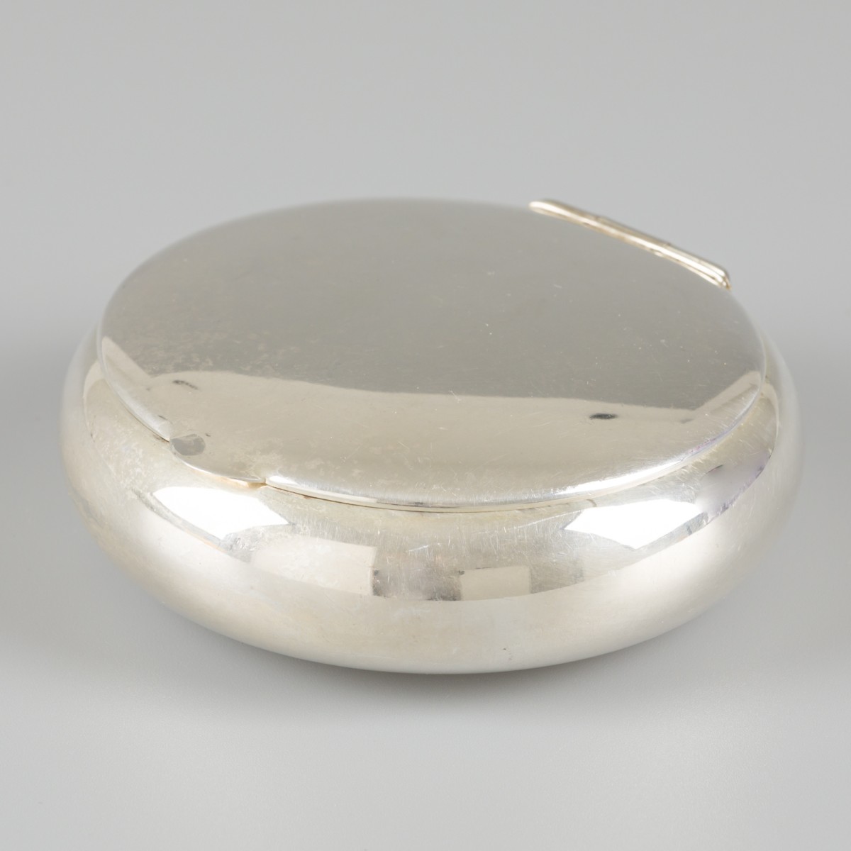 Tabaksdoos zilver.