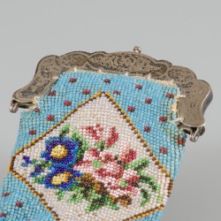 Beugelbeursje zilver.