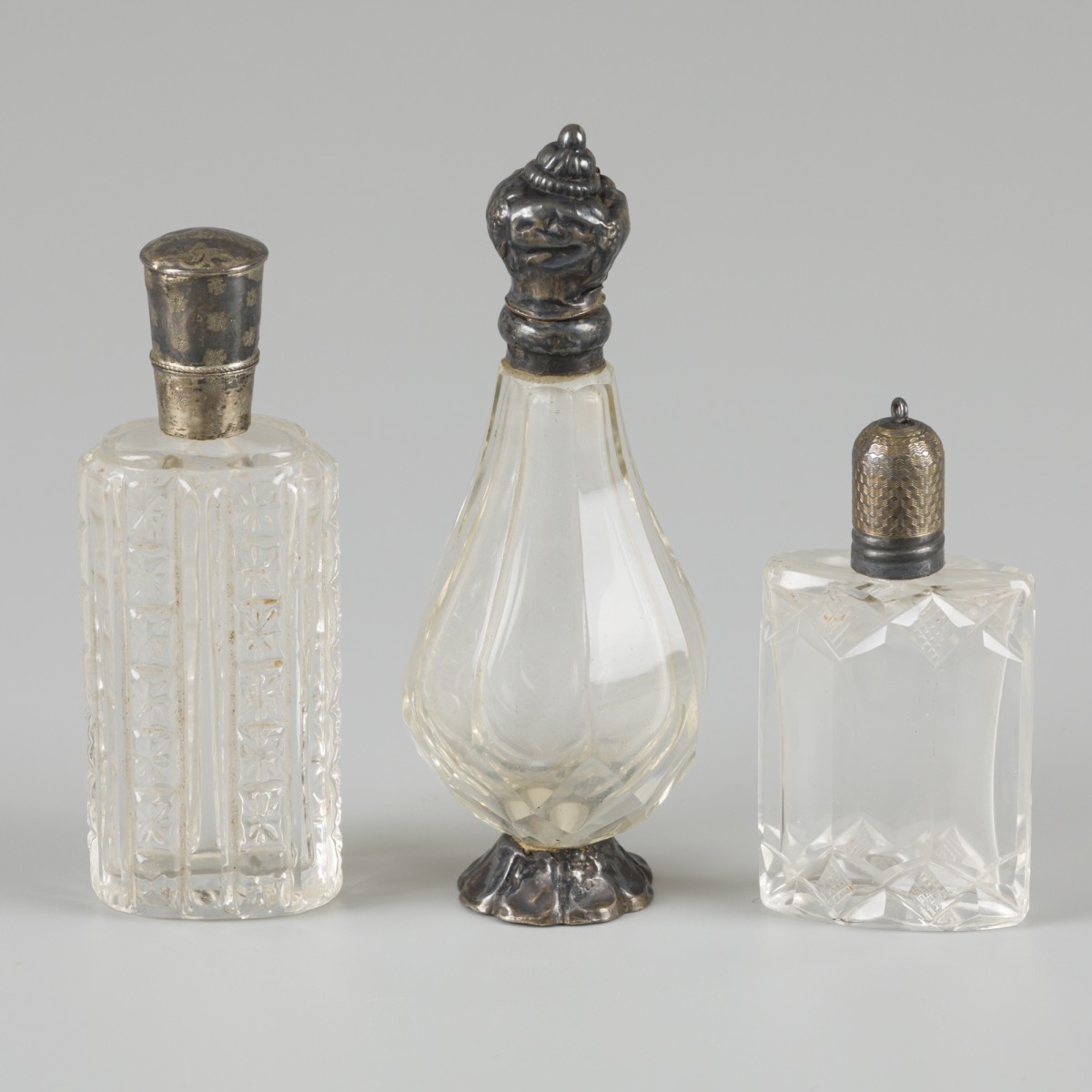 3-delig lot parfumflacons zilver.