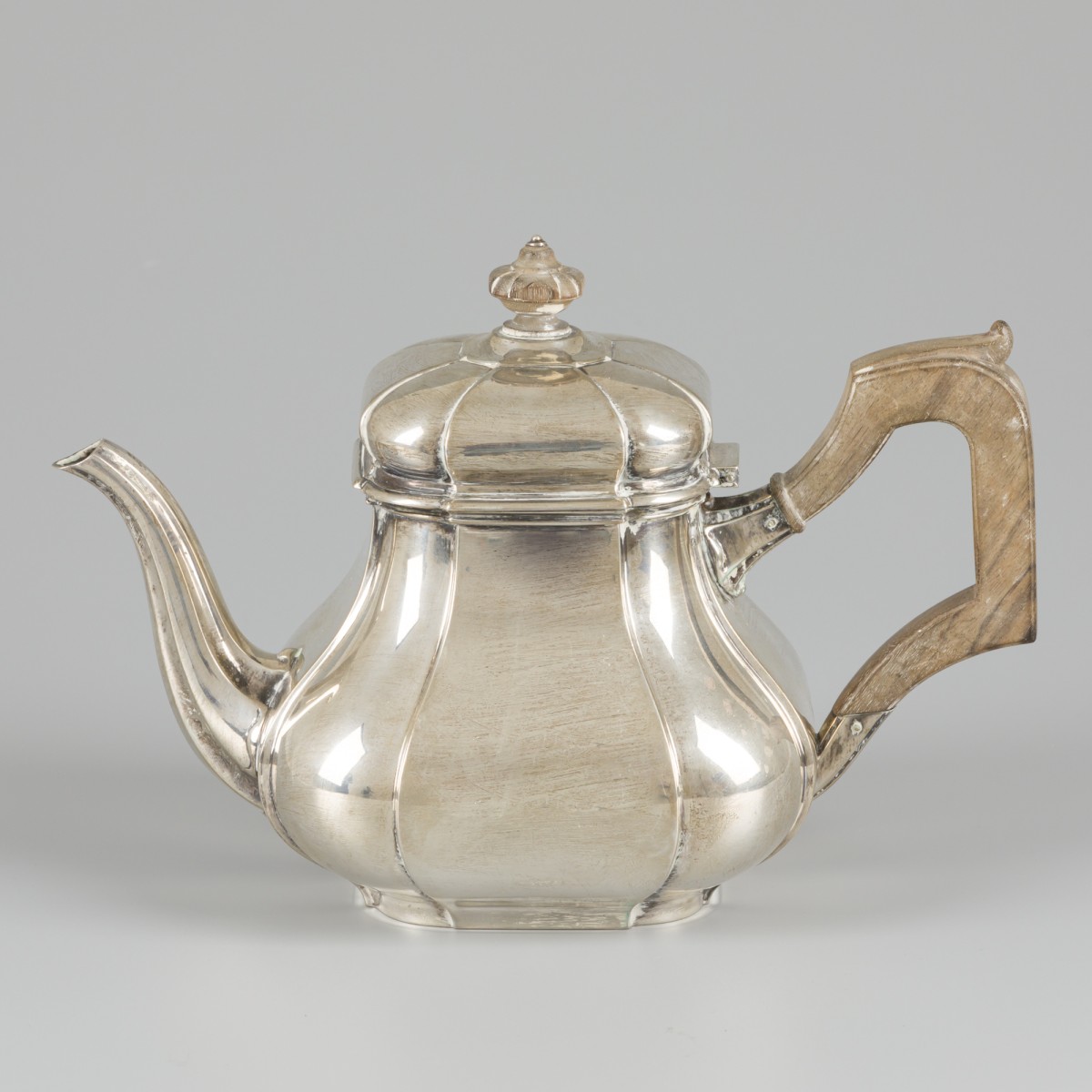 Theepot zilver.
