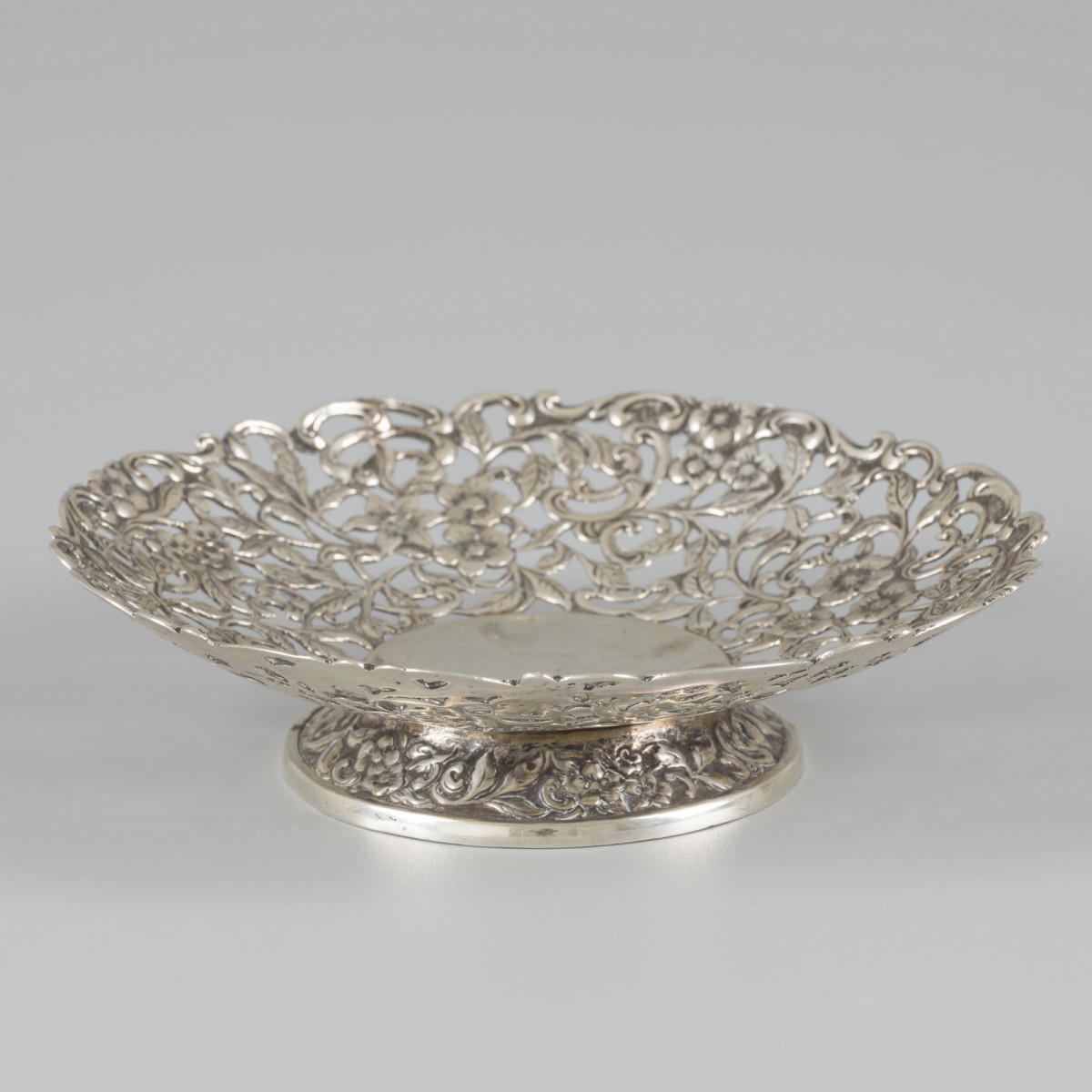 Bonbonmandje zilver.