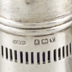 4-delige set zoutkelders, mosterdpot en strooier zilver.