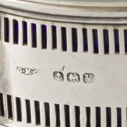 4-delige set zoutkelders, mosterdpot en strooier zilver.