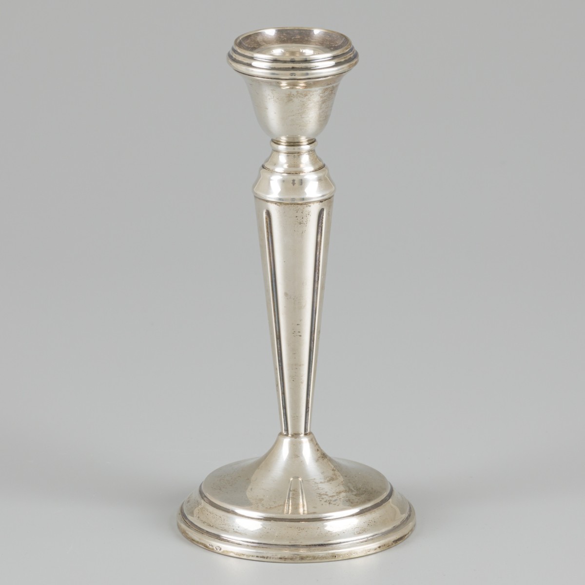 Kandelaar zilver.