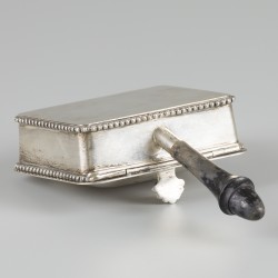 Asbakleger zilver.