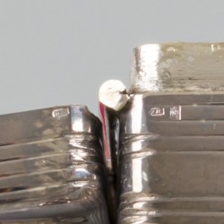 Theelepeldoosje zilver.
