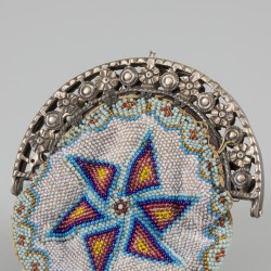 Beugelbeursje zilver.