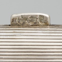 Sigarettenetui zilver.