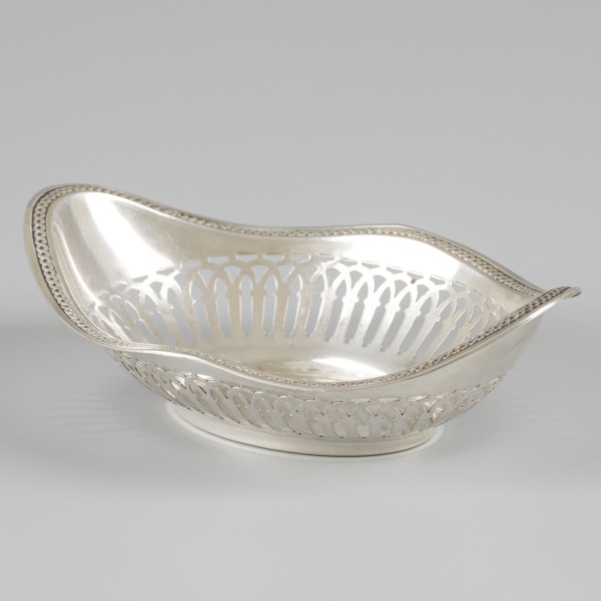 Bonbonmandje zilver.