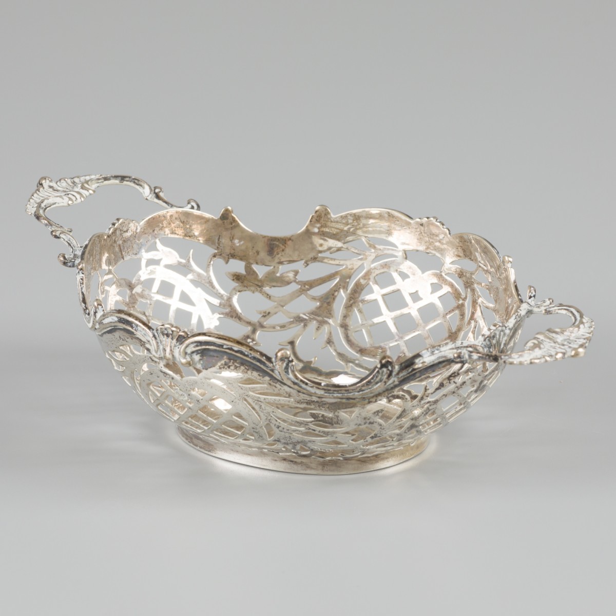 Bonbonmandje zilver.