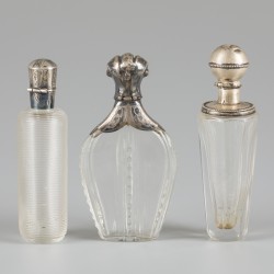 3-delig lot parfumflacons zilver.