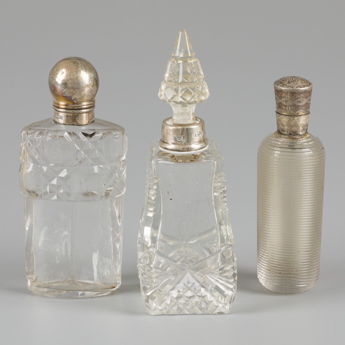 3-delig lot parfumflacons zilver.