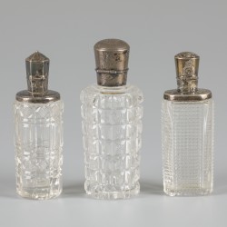 3-delig lot parfumflacons zilver.