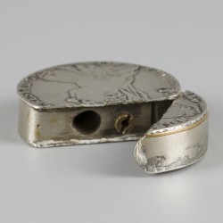 Aansteker voorzien van Oostenrijk 1 Thaler 1780 zilver.