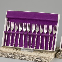 24-delige set theelepels en taartvorkjes zilver.