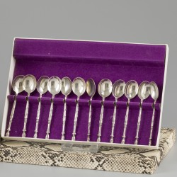 24-delige set theelepels en taartvorkjes zilver.