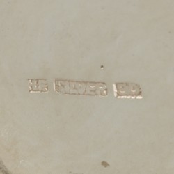 Lepelvaas zilver.