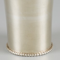 Lepelvaas zilver.