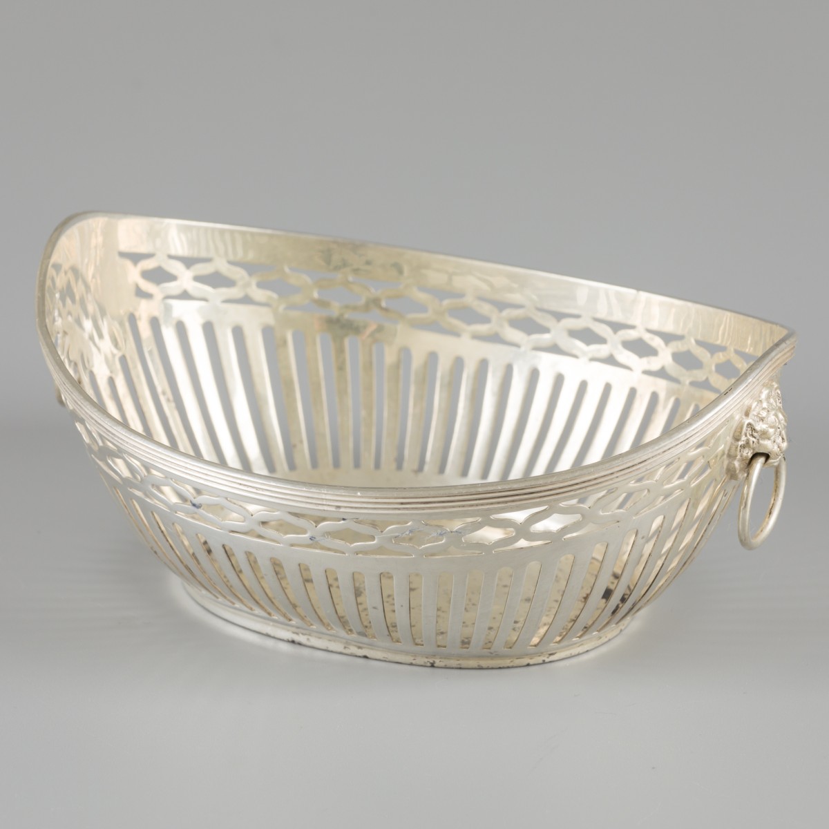 Bonbonmandje zilver.