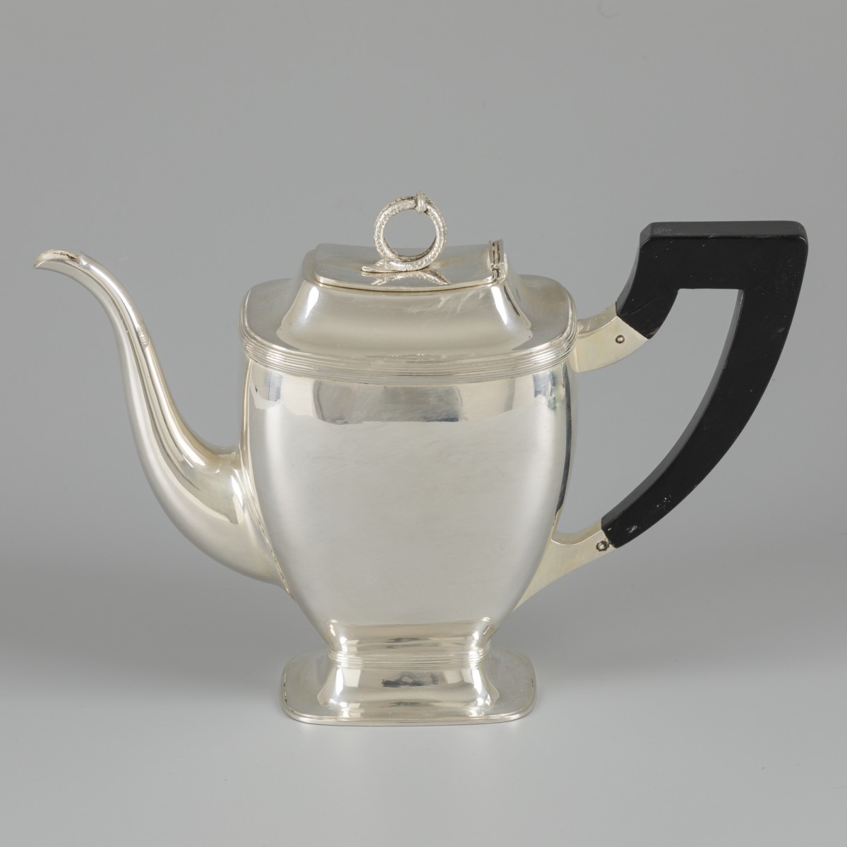 Theepot zilver.