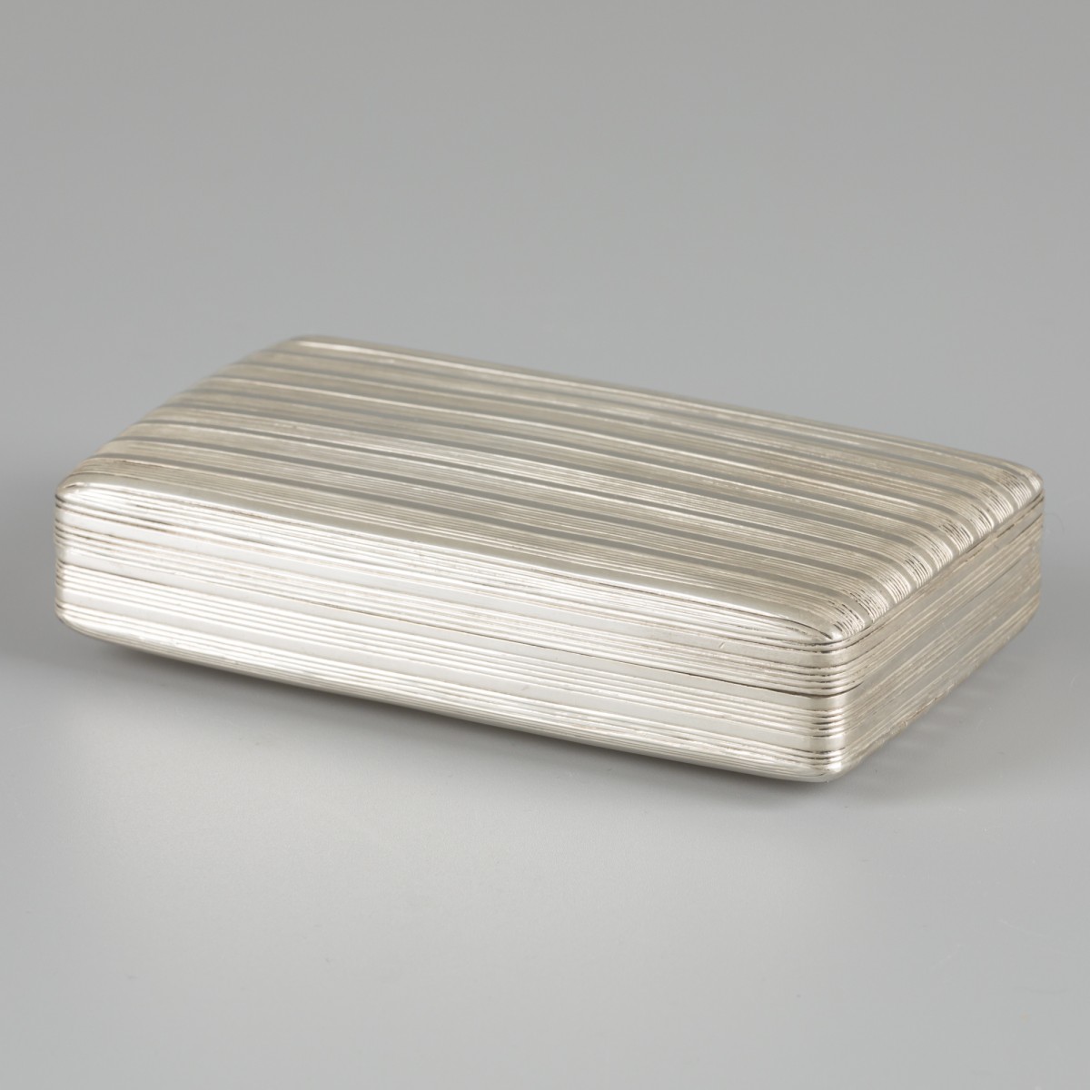 Tabaksdoos zilver.