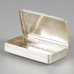 Tabaksdoos zilver.