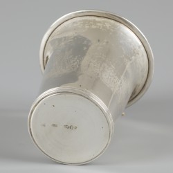 Drinkbeker zilver.