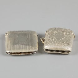 2-delig lot vesta cases / tondeldoosjes zilver.