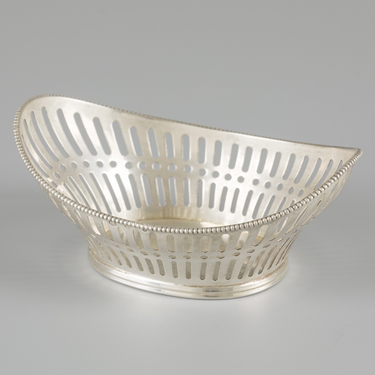 Bonbonmandje zilver.