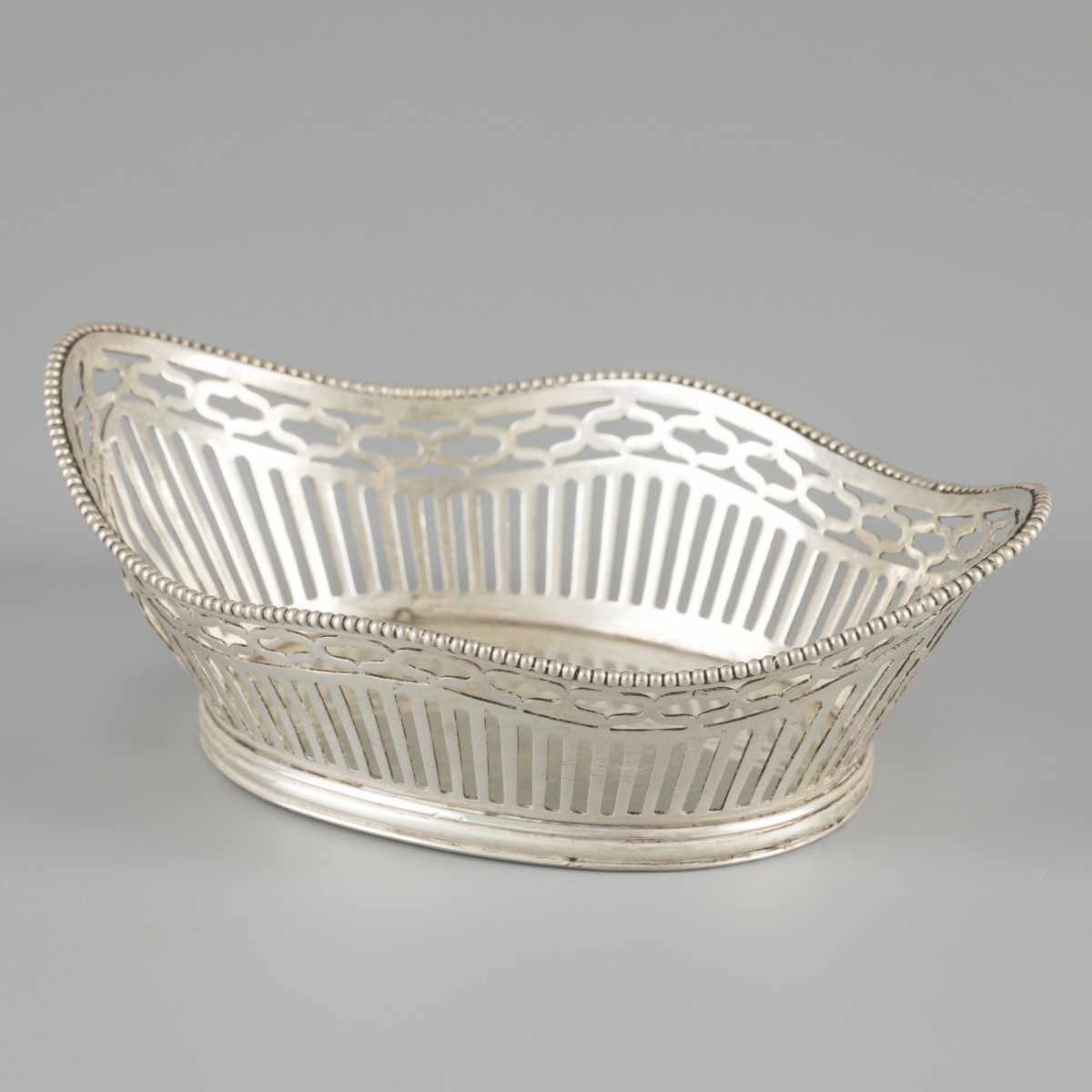 Bonbonmandje zilver.