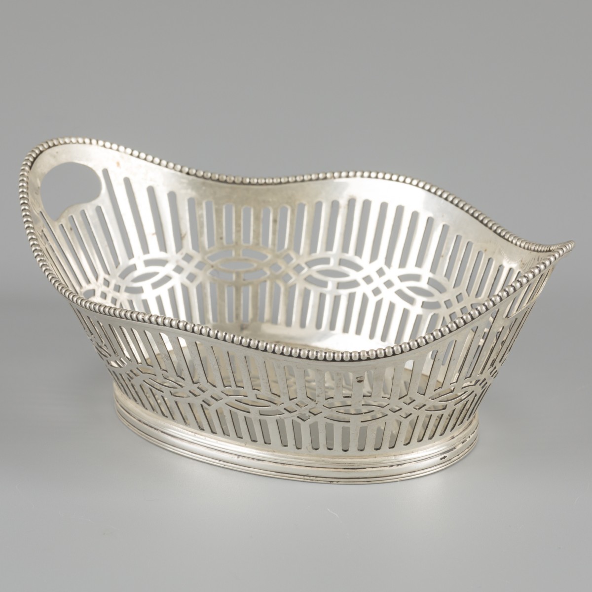 Bonbonmandje zilver.