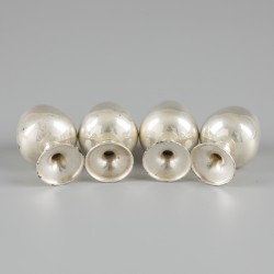 4-delige set likeur- / shotglaasjes zilver.