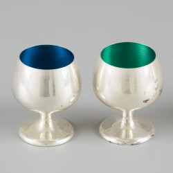 4-delige set likeur- / shotglaasjes zilver.
