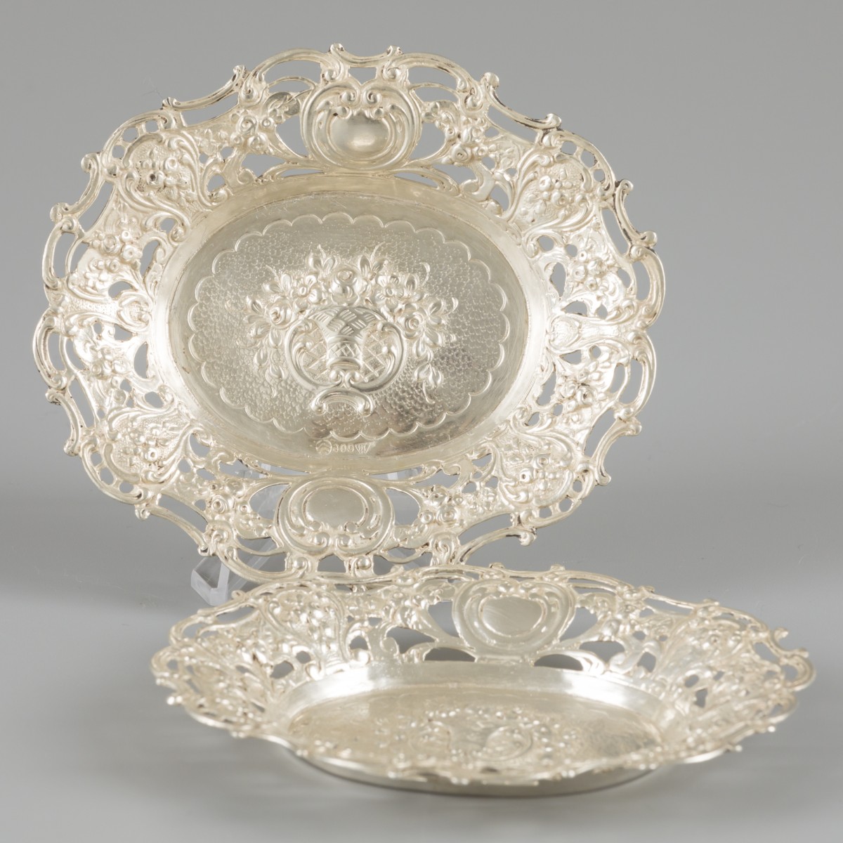 2-delige set pastilleschaaltjes zilver.
