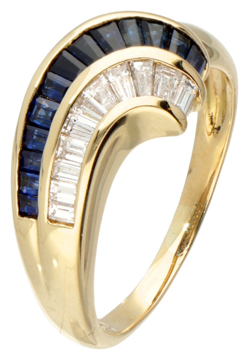 18 kt. Geelgouden ring bezet met ca. 0.25 ct. diamant en ca. 0.65 ct. natuurlijke saffier.