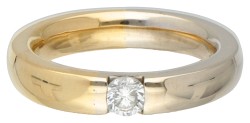 14 kt. Bicolor gouden solitair ring bezet met ca. 0.36 ct. diamant.