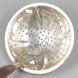 Theezeef zilver.
