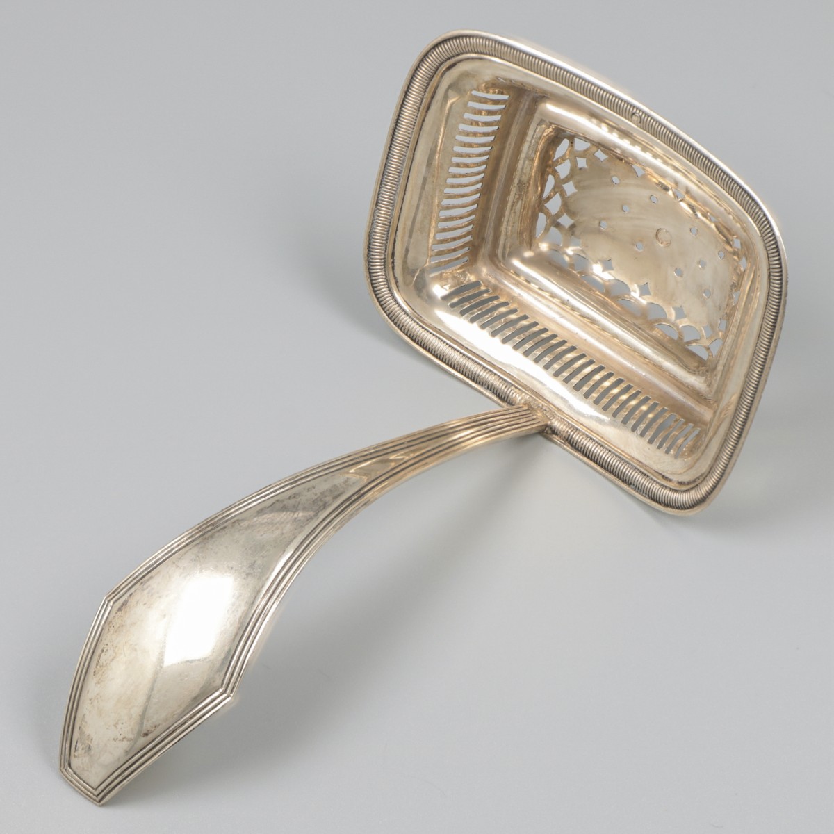 Strooilepel zilver.