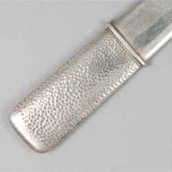 Briefopener zilver.