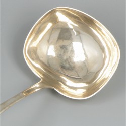 Soeplouche zilver.