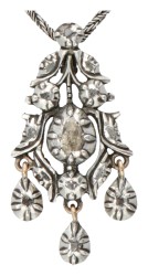 Sterling zilveren collier en vintage hanger bezet met roos geslepen diamanten.