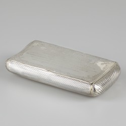 Tabaksdoos zilver.