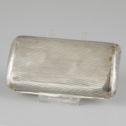 Tabaksdoos zilver.