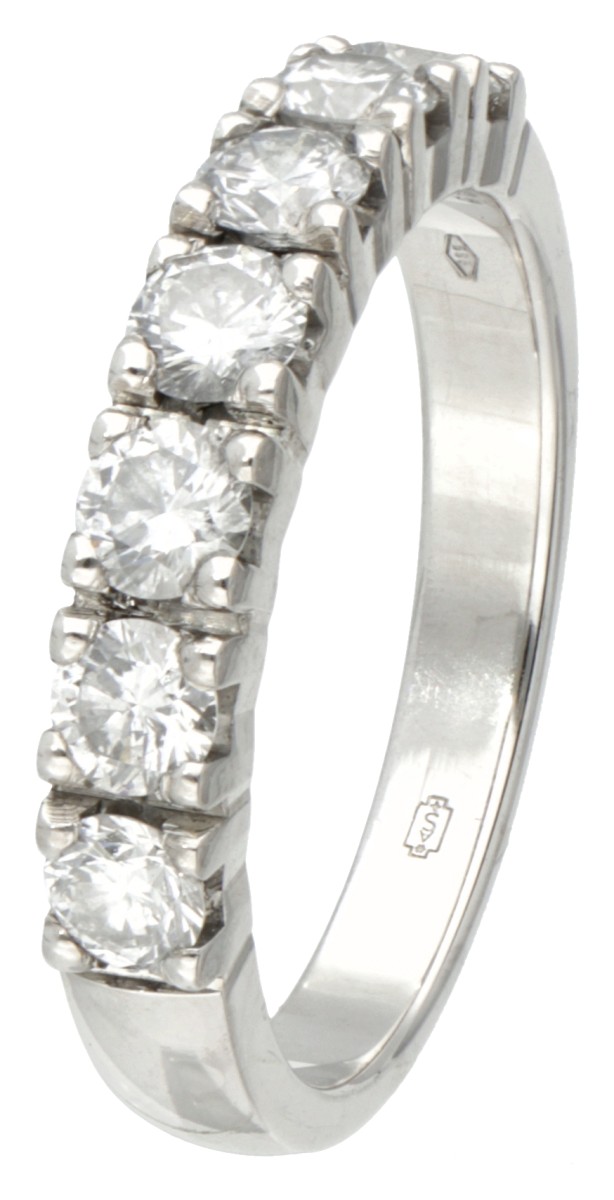 14 kt. Witgouden alliance ring bezet met ca. 1.02 ct. diamant.