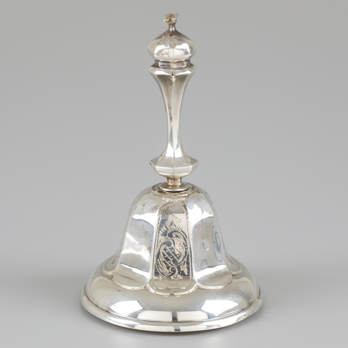 Tafelbel zilver.