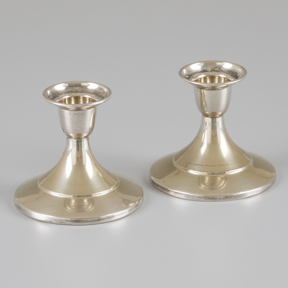 2-delige set tafelkandelaren zilver.
