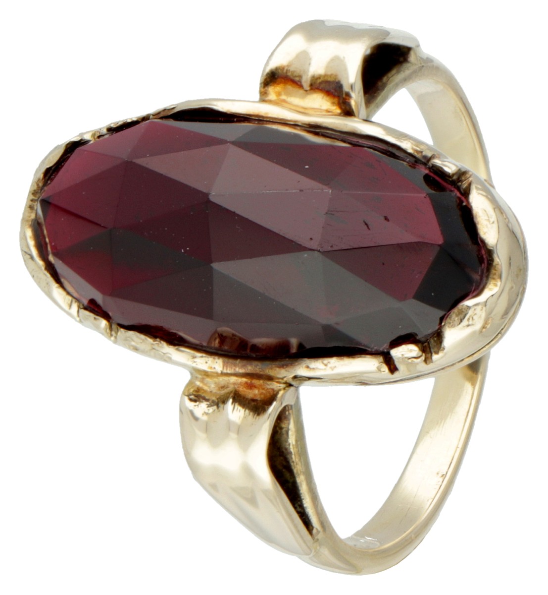 Vintage BWG 10 kt. geelgouden ring bezet met ovale granaat.